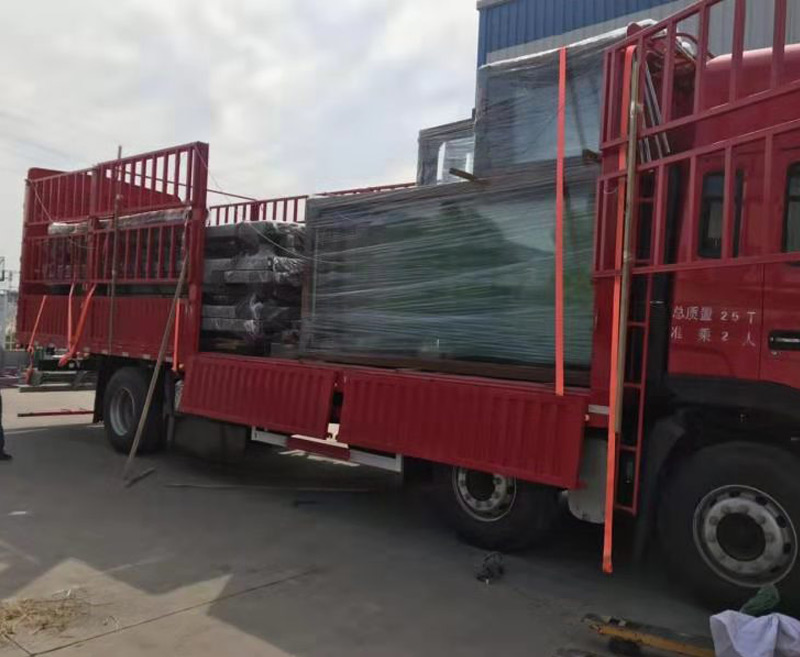 候車(chē)亭發(fā)貨圖